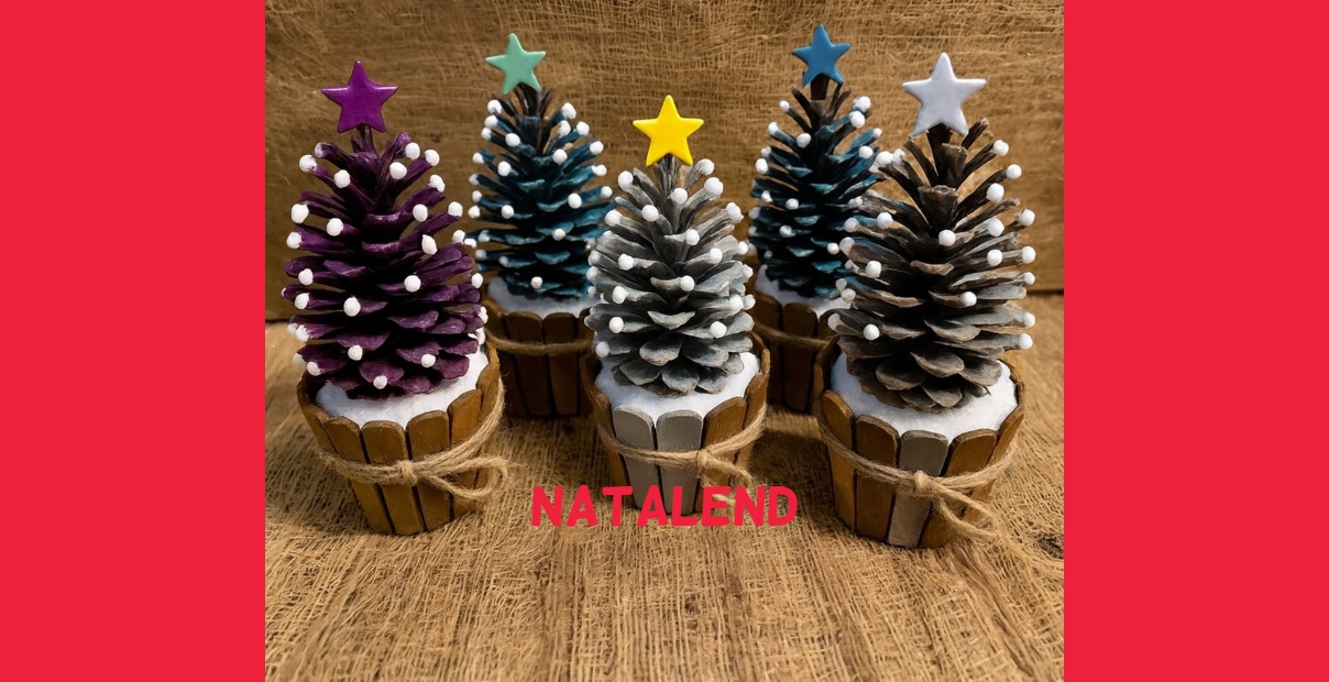 alberelli di natale con le pigne