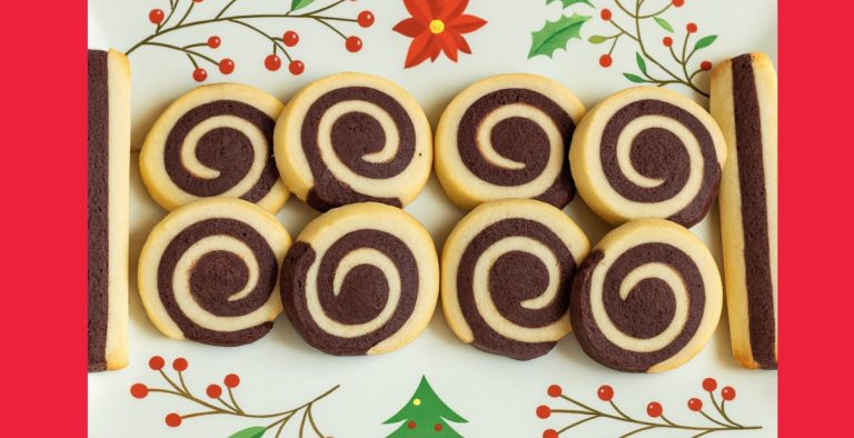 Biscotti girella bicolore da regalare a natale